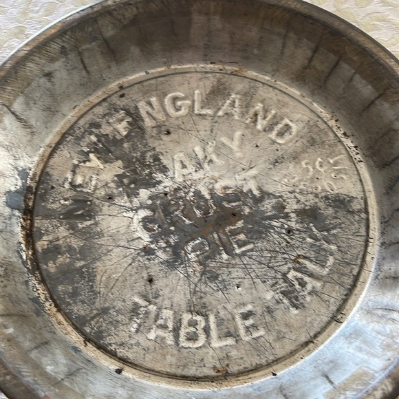 Vintage New England Table Talk Metal Pie Pan - Picture 3 of 4